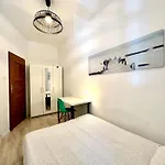 Ksiazat Pomorskich 23 & Parking
